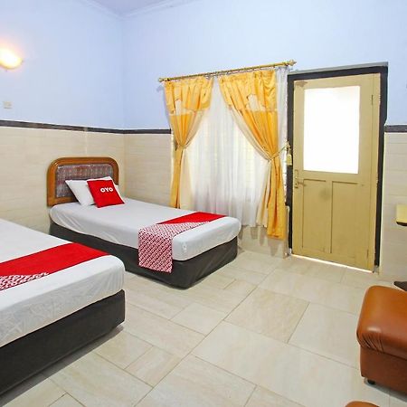 Oyo 91516 Wisata Hotel Mataram Buitenkant foto
