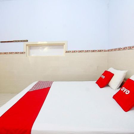 Oyo 91516 Wisata Hotel Mataram Buitenkant foto