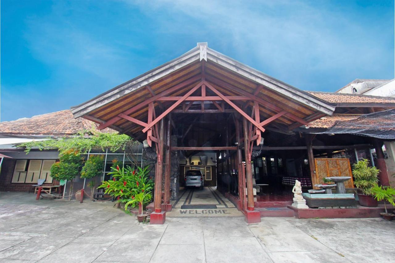 Oyo 91516 Wisata Hotel Mataram Buitenkant foto