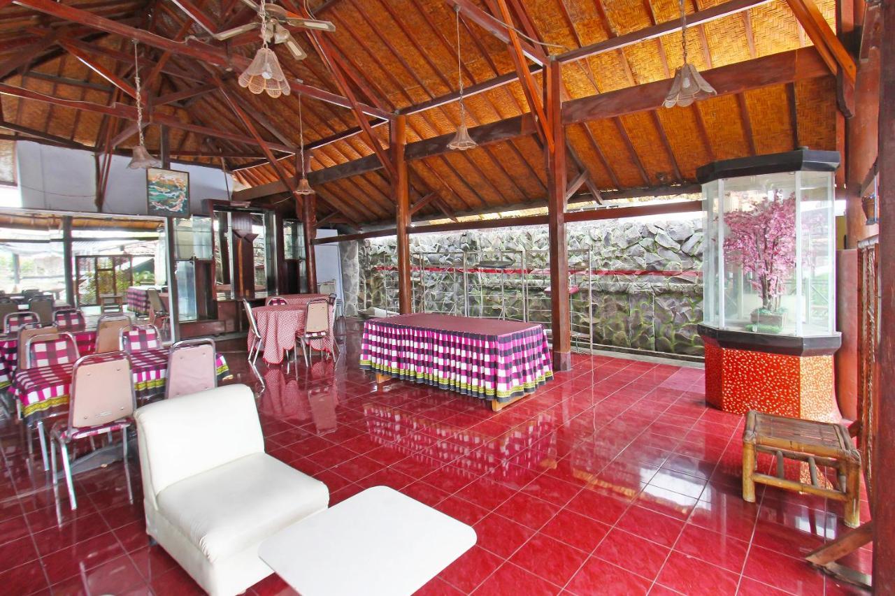 Oyo 91516 Wisata Hotel Mataram Buitenkant foto