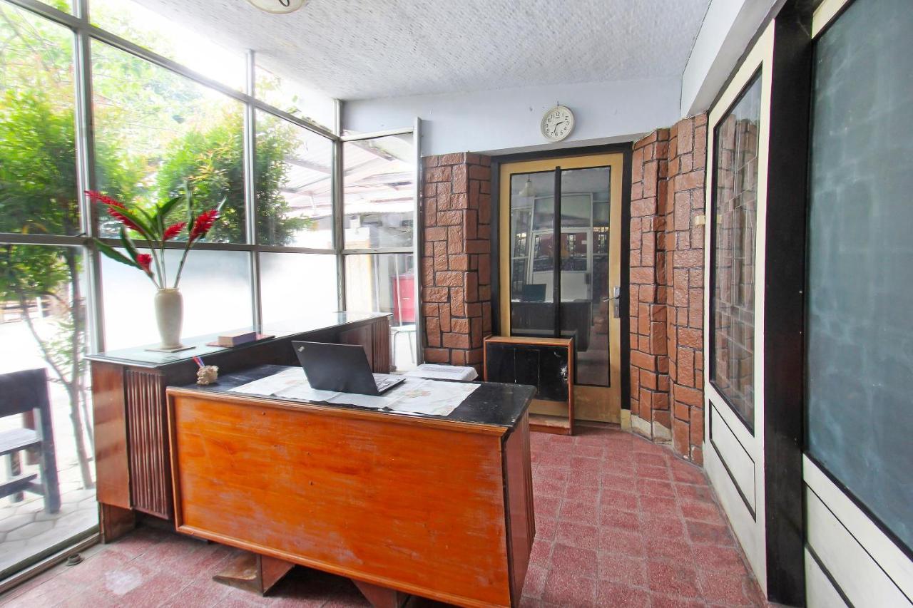 Oyo 91516 Wisata Hotel Mataram Buitenkant foto