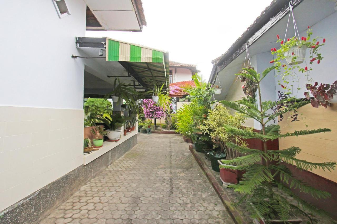 Oyo 91516 Wisata Hotel Mataram Buitenkant foto