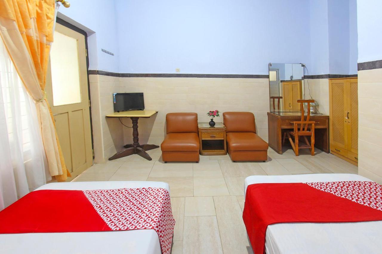 Oyo 91516 Wisata Hotel Mataram Buitenkant foto
