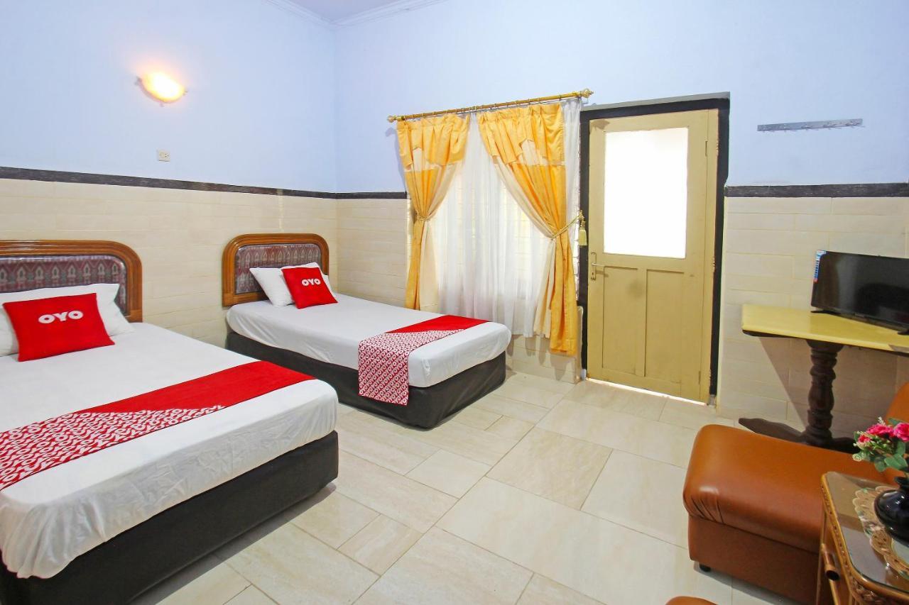 Oyo 91516 Wisata Hotel Mataram Buitenkant foto