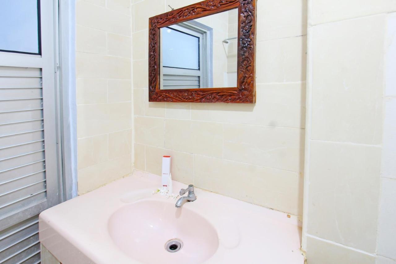 Oyo 91516 Wisata Hotel Mataram Buitenkant foto